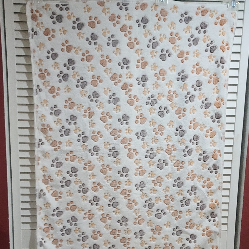 Cozy Paw Print Throw Blanket in White, Tan & Gray NWT